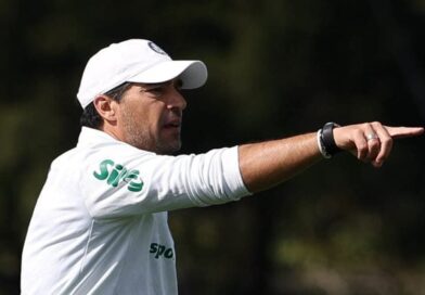 Flávio Prado é contra pedidos para saída do Abel Ferreira