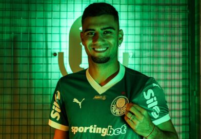 Andreas Pereira se apresenta ao Palmeiras