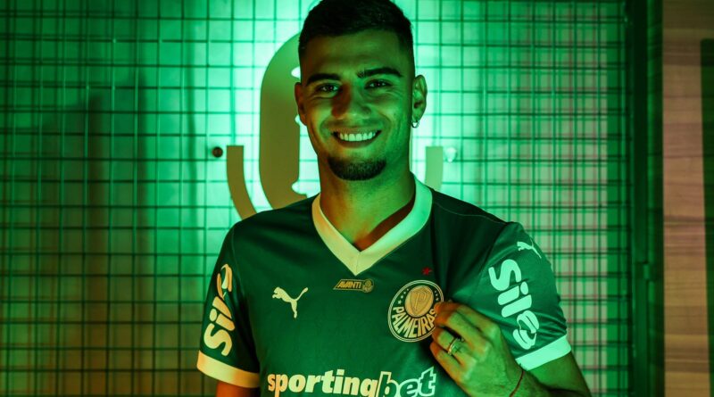 Andreas Pereira se apresenta ao Palmeiras