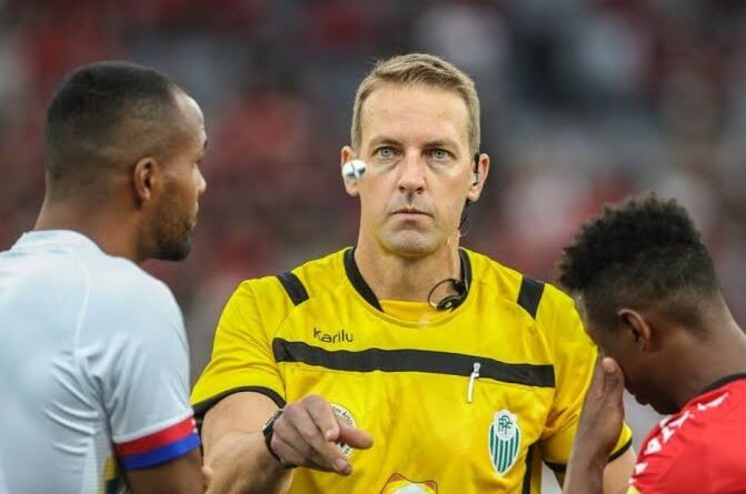 CBF define Arbitragem para Palmeiras x Vitória no Brasileirão 2025