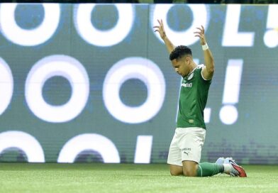 Domínio Absoluto! Com Gols de Vitor Roque, Palmeiras Vence o Santos e Dispara no Brasileirão